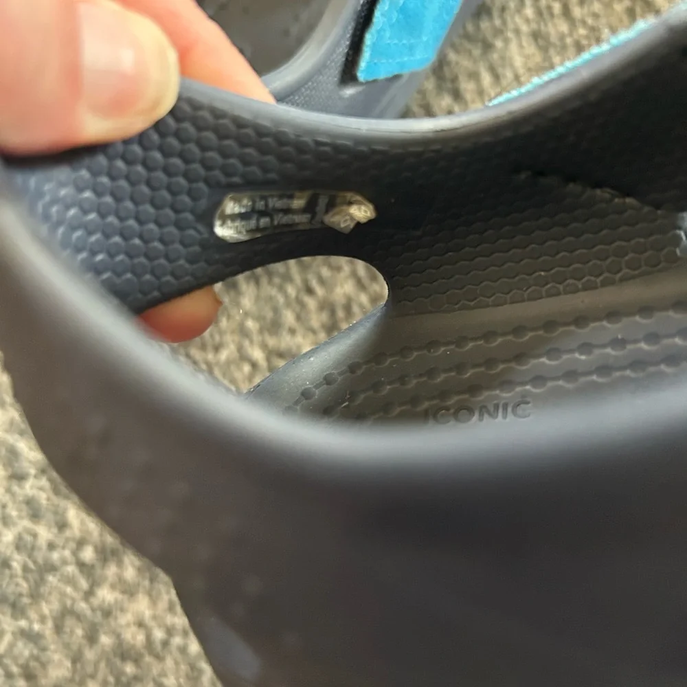 Crocs Size J2 Navy Blue Swiftwater Wave‎ Sandals